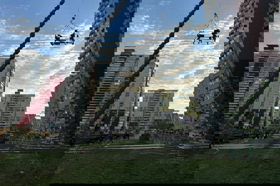 Kazakistan'da 16 katlı binada çıkan yangında 1 kişi öldü