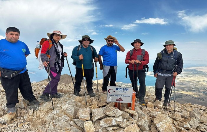 Dağcılar 11 günde 3 şehirde 3 zirve yapacak