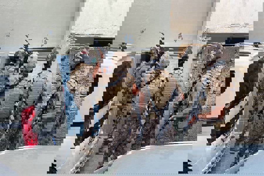 Mersin'de uyuşturucu satıcılarına şafak baskını