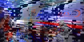 Adana'da otomobil bariyerlere çarptı: 3 yaralı