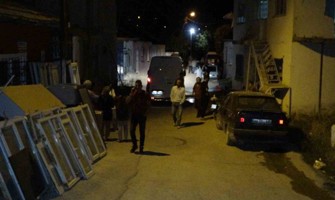 (Video) Husumetlisinin boğazını kesip canlı yayın yaptı