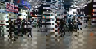 Adana'da otomobil dere yatağına devrildi