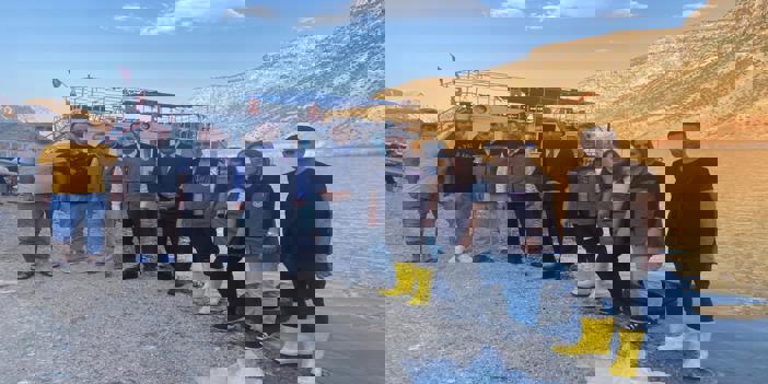 Siirt'te baraj gölü ve göletlere milyonlarca sazan yavrusu bırakıldı