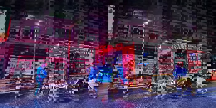 Balıkesir'de ev yangını itfaiye ekiplerince söndürüldü