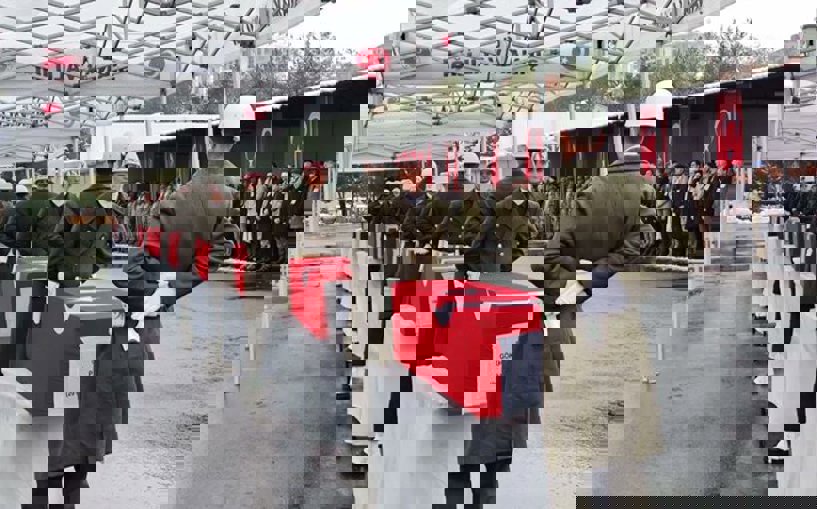 Sabah namazında şehitlere göz yaşlarıyla dua