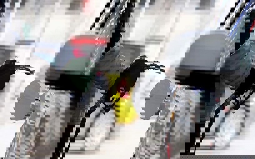 Benzine bu gece zam geliyor, zam ne kadar olacak?