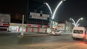 Batman’da araç sürücüsü aydınlatma direğine çarparak durabildi