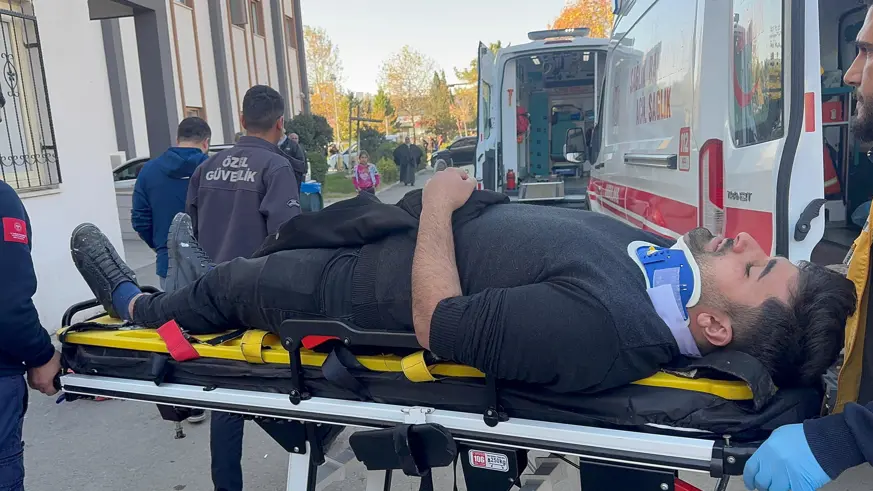 Son dakika haberi; Adıyaman’da otomobil ile traktör çarpıştı: 3 Yaralı