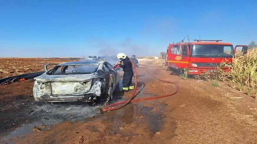 Diyarbakır’da seyir halindeki araç küle döndü