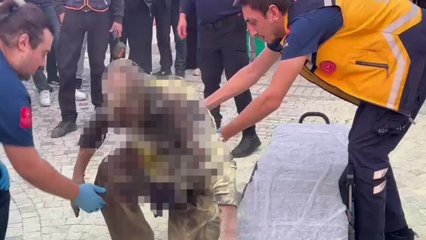 Kaymakamlık önünde kendini yaktı