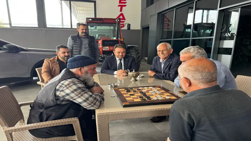 AK Partili Başkan Traktörcüler Sitesi Esnafının sorunlarını dinledi