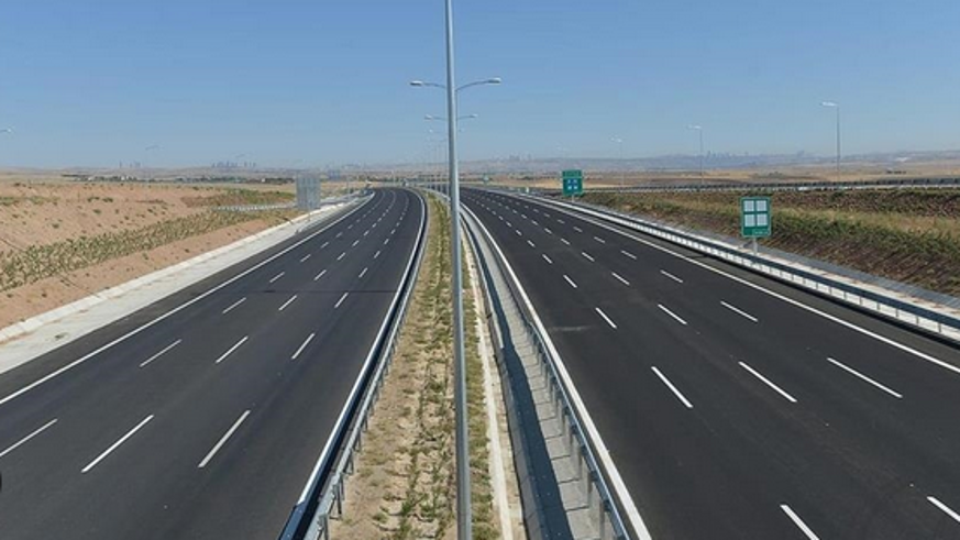 Türkiye'nin bölünmüş yol ağı 22 yılda yaklaşık 5 katına çıktı