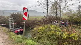 Dere yatağına devrilen otomobildeki karı koca öldü