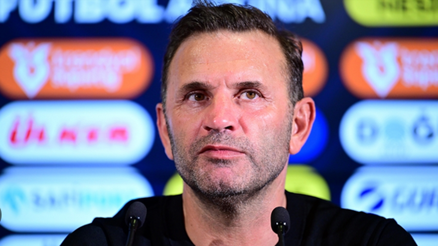 Hakemin kırmızı kartı vermediği oyuncu golü attı