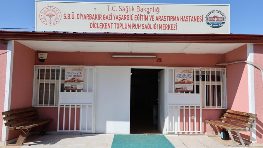 211 hastanın tedavi süreçleriyle yakından ilgileniyorlar