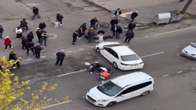 Otomobilin çarptığı motosikletli kurye yaralandı