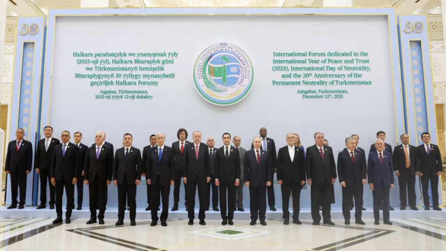 Erdoğan, aile fotoğrafı çekimine katıldı