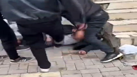 Sokak ortasında meydan dayağı