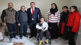 Diyarbakırlı engelli kıza tekerlekli sandalye sürprizi