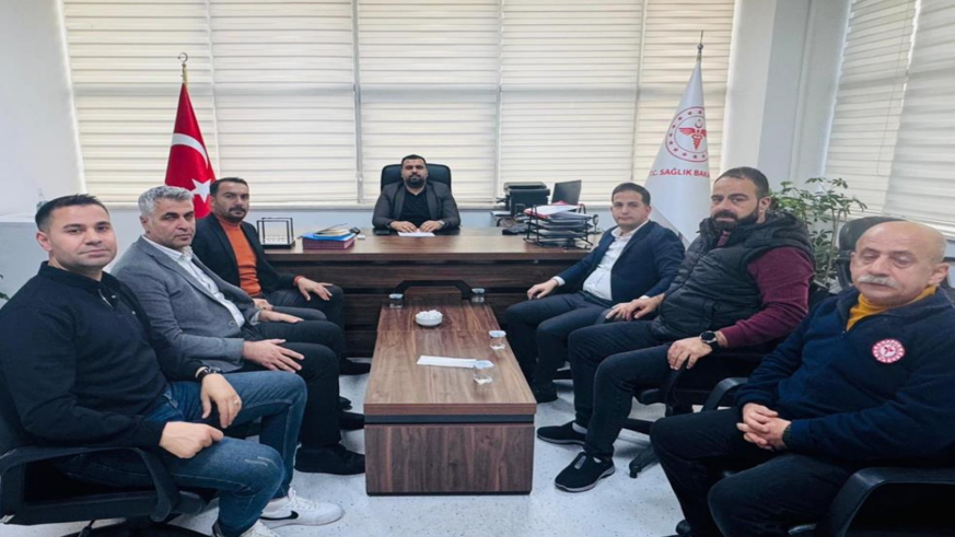 Aküzüm, İpek'le bir araya geldi