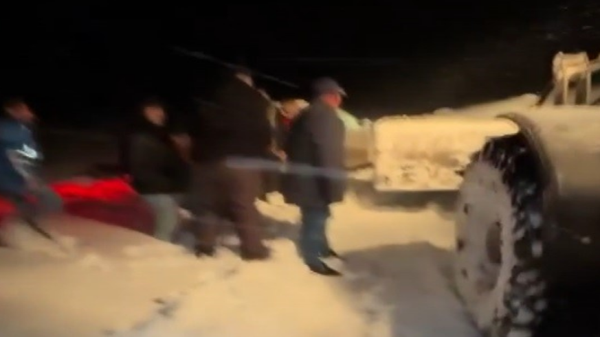 4 vatandaş 3 saatlik zorlu çalışmayla kurtarıldı