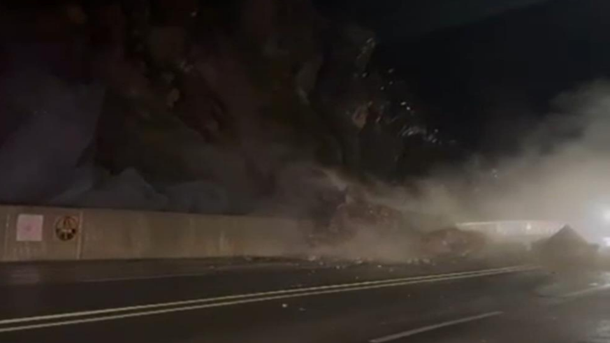 Hakkari-Van yolunda heyelan