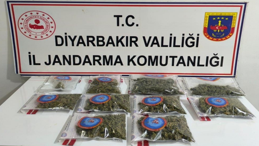 Diyarbakır'da 25 kilo esrar ele geçirildi