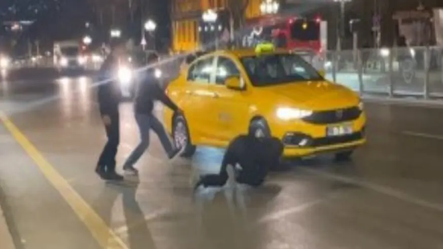 Ankara'da taksileri durdurup şoförlere saldırdılar
