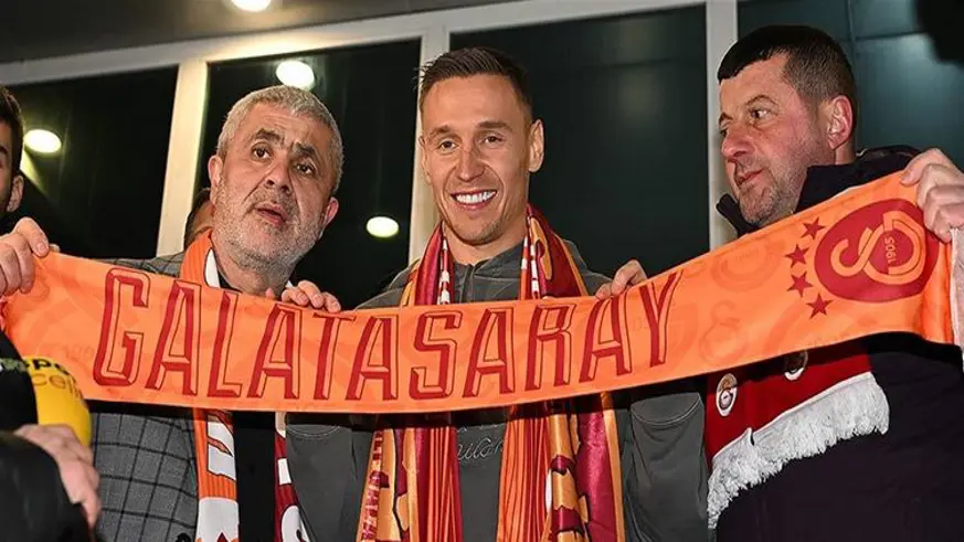 Galatasaray, Polonyalı futbolcu Frankowski'yi renklerine bağladı