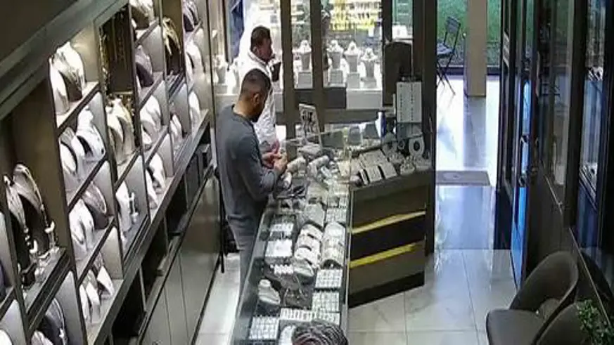 Çalıştığı kuyumcudan 3 kilo altın çaldı