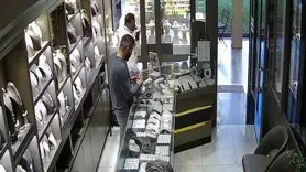 Çalıştığı kuyumcudan 3 kilo altın çaldı