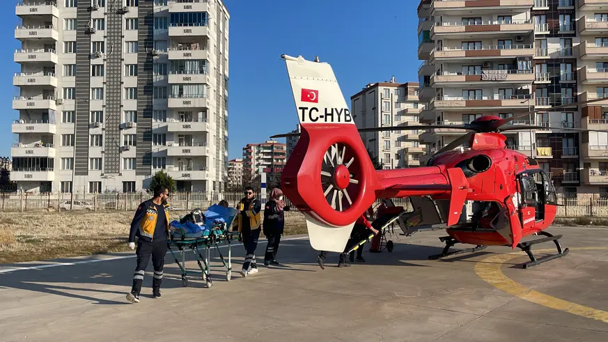 Ambulans helikopter kalp krizi geçiren kişi için havalandı