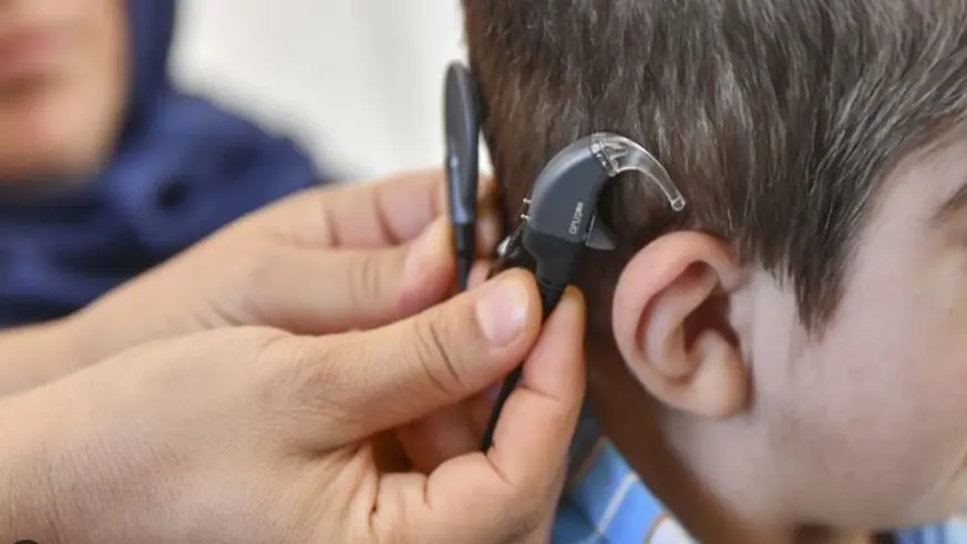 İleri derece işitme kaybı demans riskini artırıyor