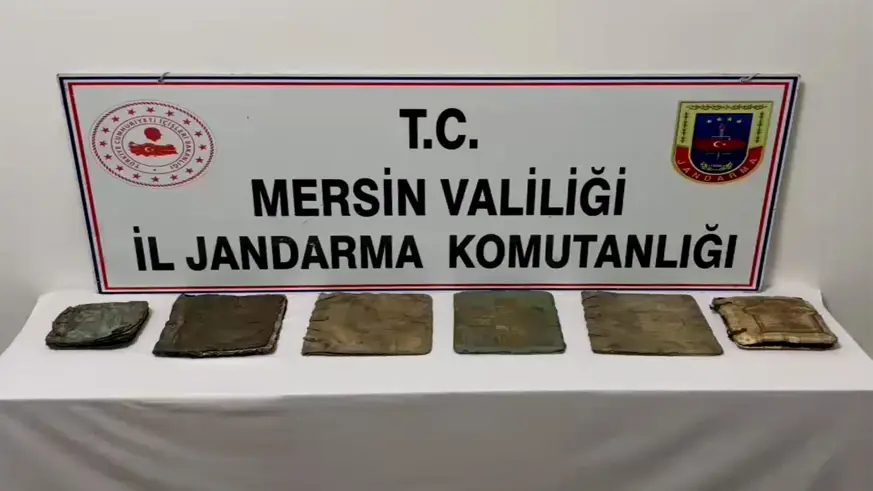 Mersin'de 6 el yazması kitap ele geçirildi