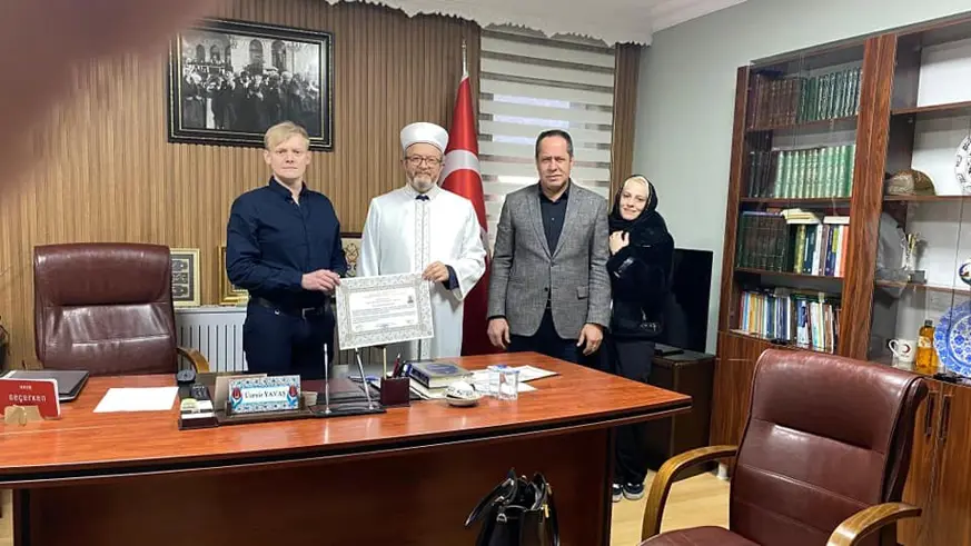 Türk kadınla evlilik kararı alan Finlandiyalı Müslüman oldu