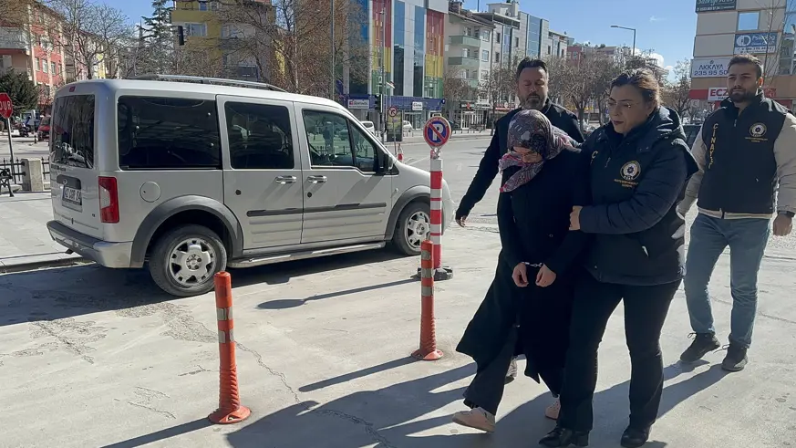 Tartıştığı kocasını bıçaklayarak öldürdü