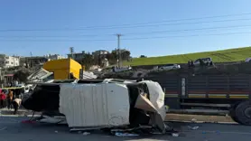 Yolcu servisi Tır’a çarptı; 6 ölü, 8 yaralı