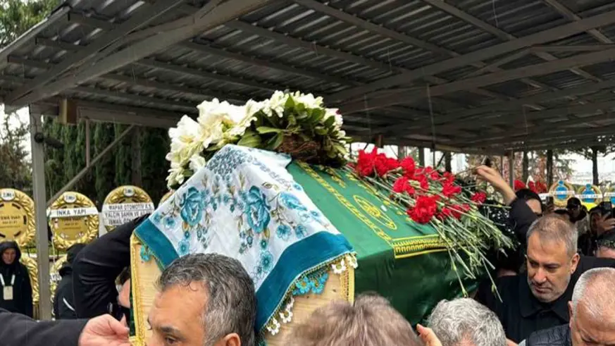 Hayatını kaybeden sanatçı Tanyeli son yolculuğuna uğurlandı