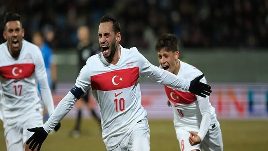 Hakan Çalhanoğlu, 4. sıraya yükseldi
