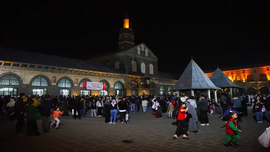 Kadir Gecesi dualarla idrak edildi