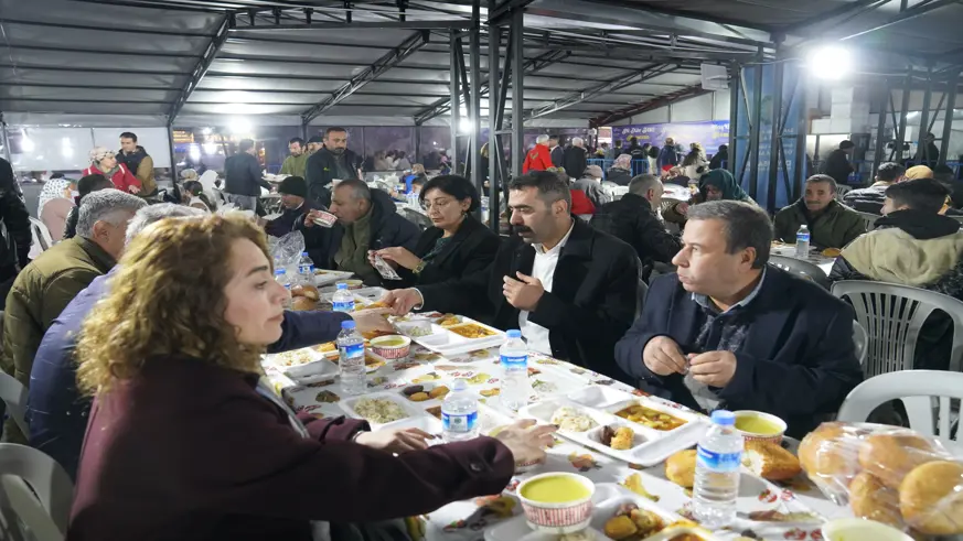 BAŞKANLAR ÇADIRDA İFTAR AÇTI