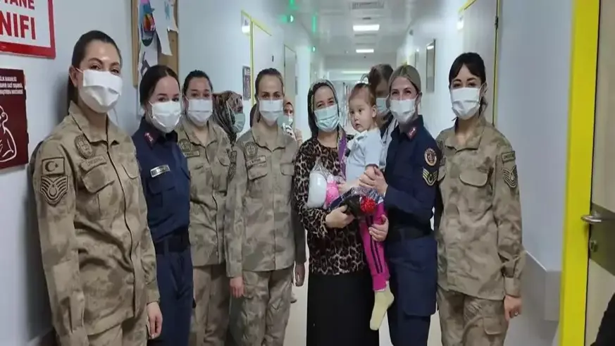 Hastanedeki Kadınların Gününü kutladı