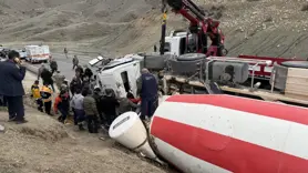 Mikser devrildi sürücüsü öldü