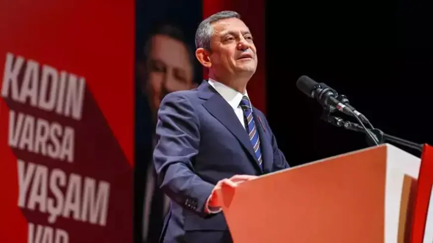 Özel kadınları ön seçime çağırdı