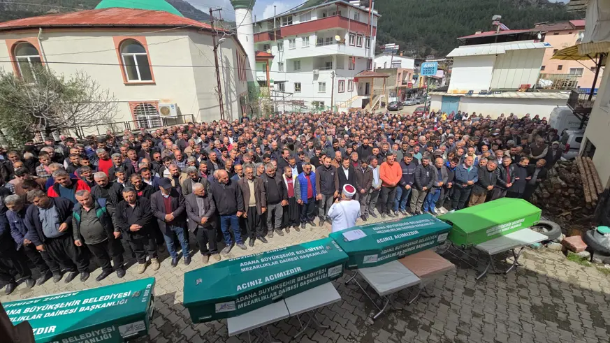 5 kişilik aile son yolculuğuna uğurlandı