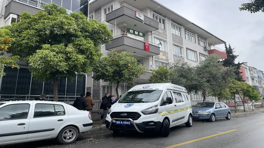 Anteni tamir ederken çatıdan düşen kişi öldü