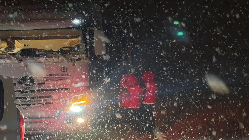 Yolda mahsur kalan 180 kişinin imdadına Kızılay yetişti