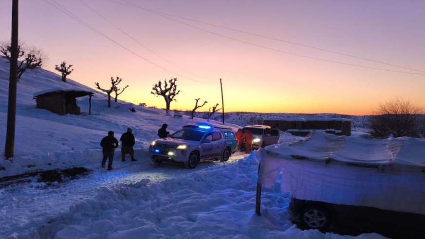 1,5 kilometrelik yolu yürüyerek hastaya ulaştılar